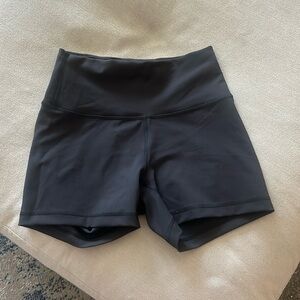 Lululemon wunder train short